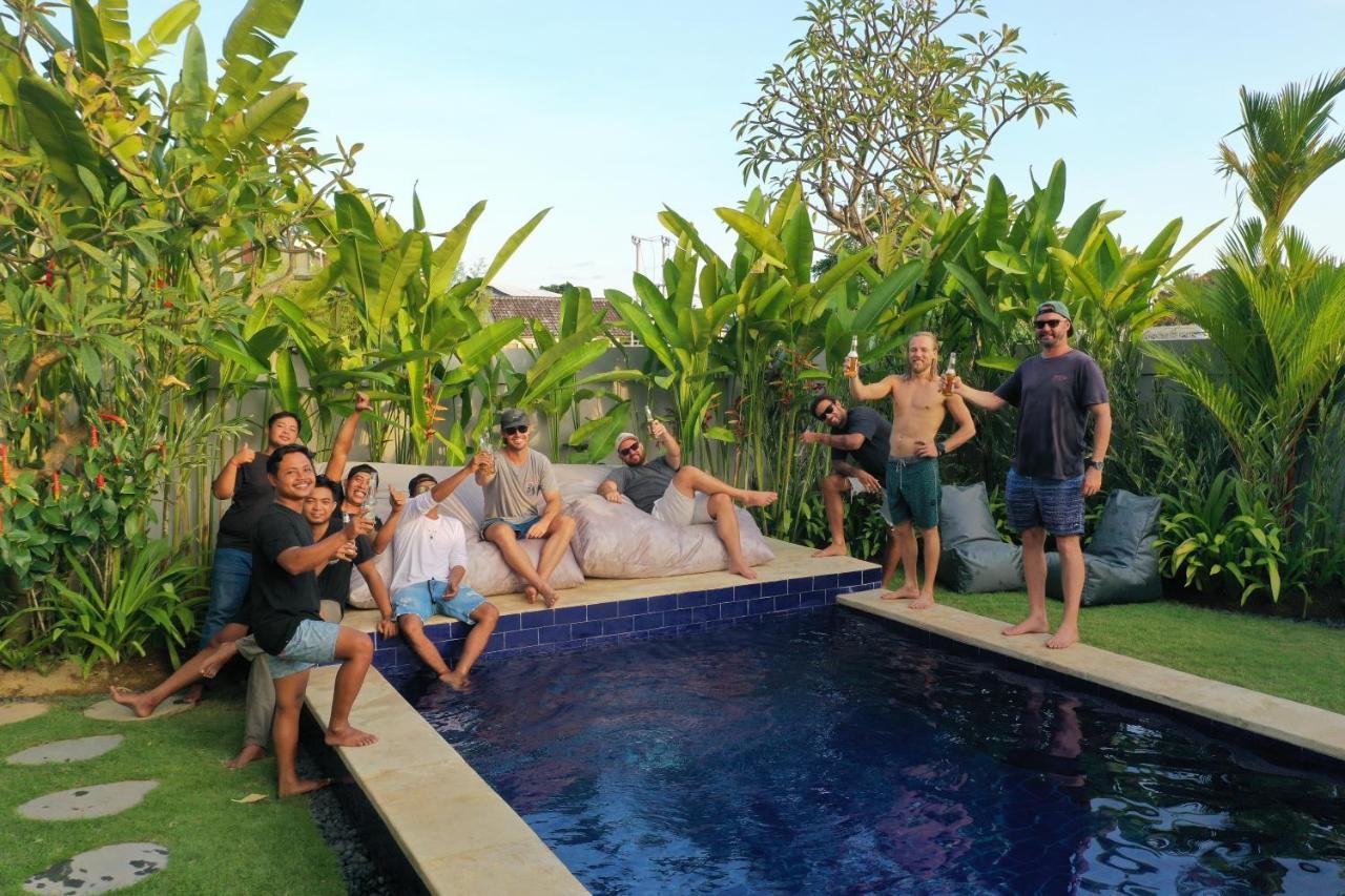 Surf & Party - Hostel Somewhere Else Canggu Exterior foto