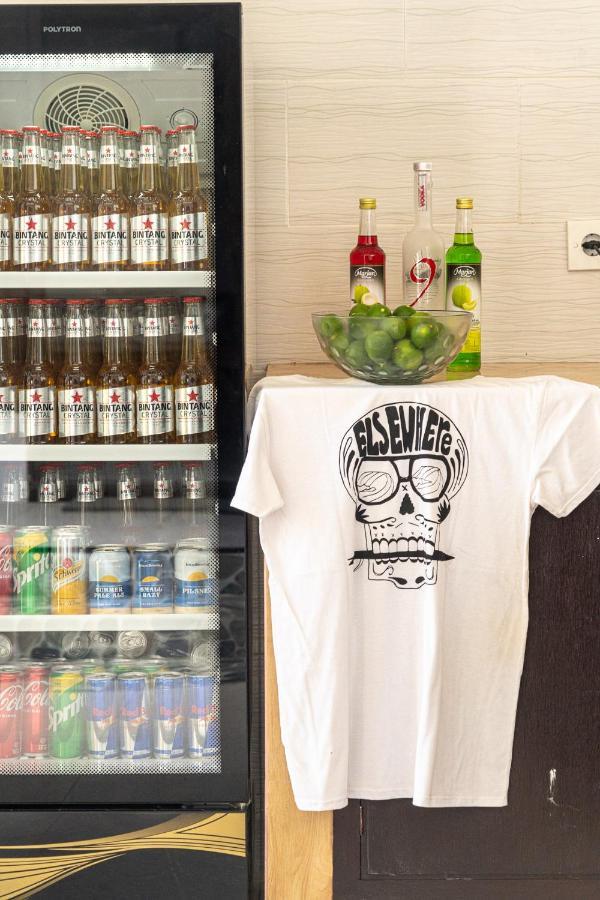 Surf & Party - Hostel Somewhere Else Canggu Exterior foto