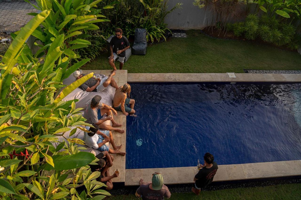 Surf & Party - Hostel Somewhere Else Canggu Exterior foto