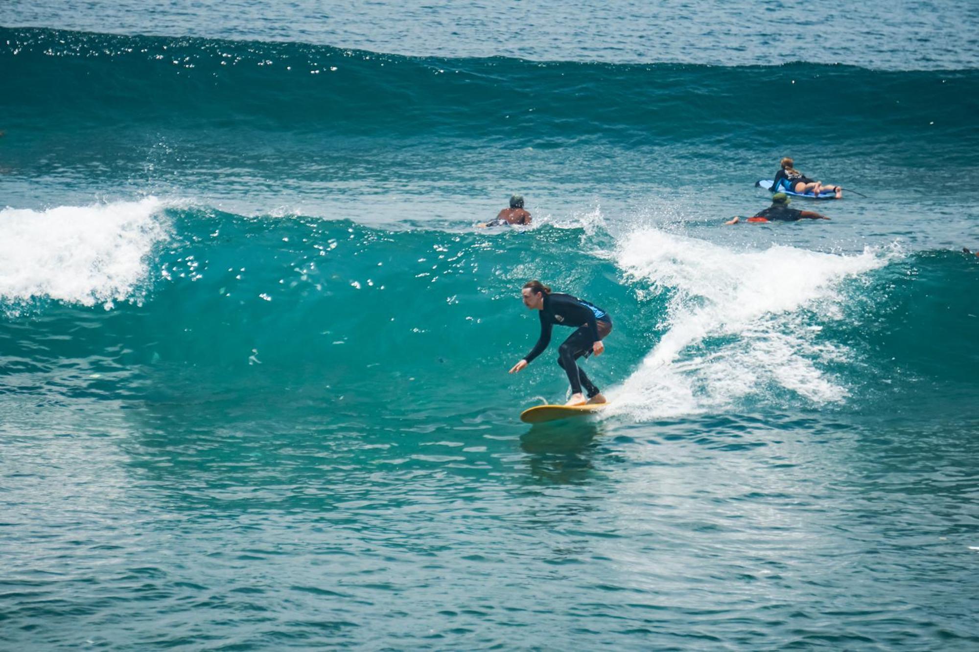 Surf & Party - Hostel Somewhere Else Canggu Exterior foto